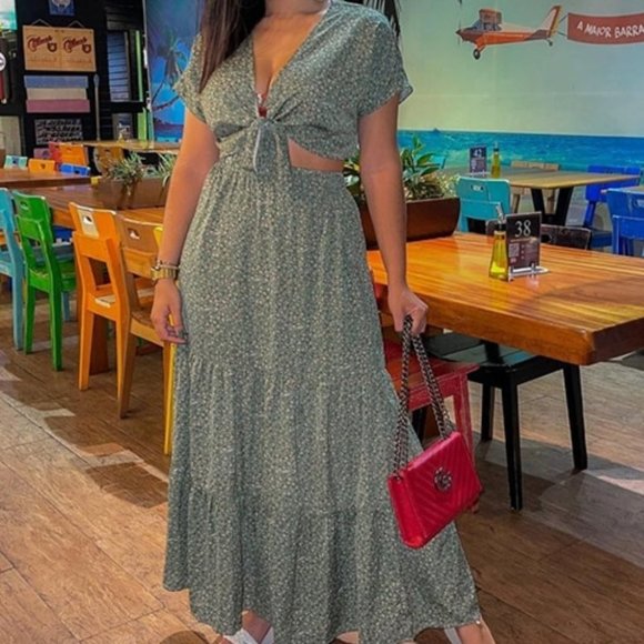 GYPSY STYLE Ditsy Floral Knot Front Crop Top With Skirt - Picture 6 of 9